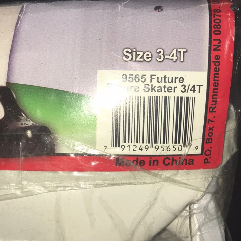 New Figure Skating costume in size 3/4 age